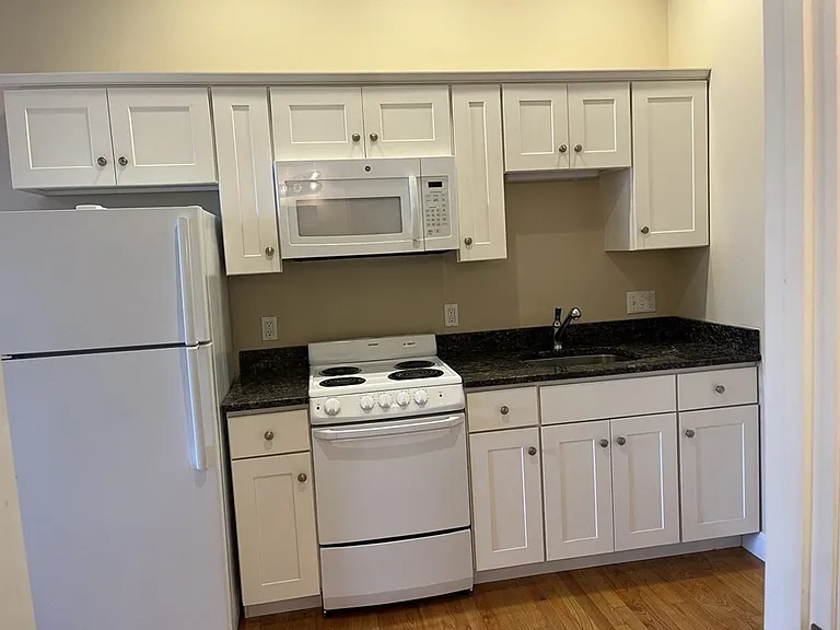 60 Pearl St #304 — Photo 3