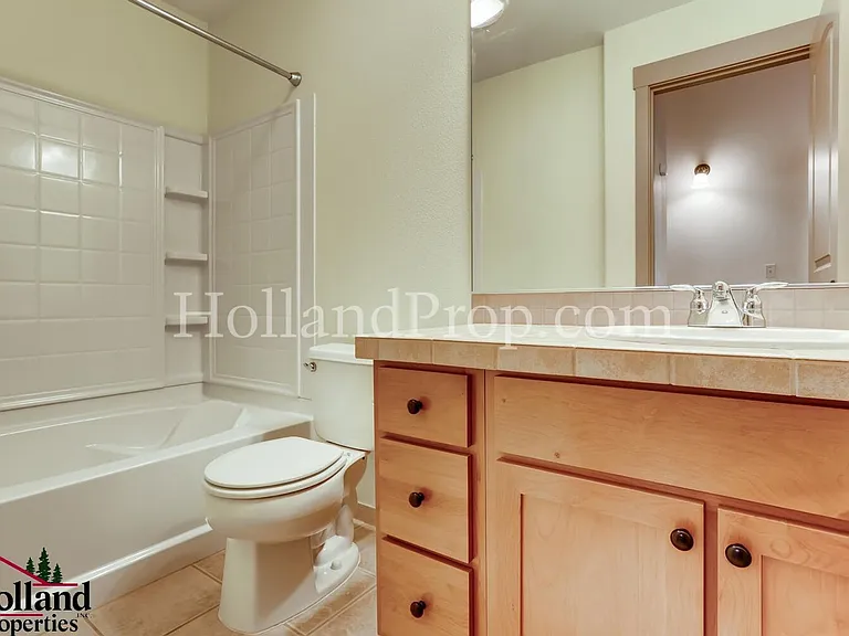 1982 NE 49th Way — Photo 21