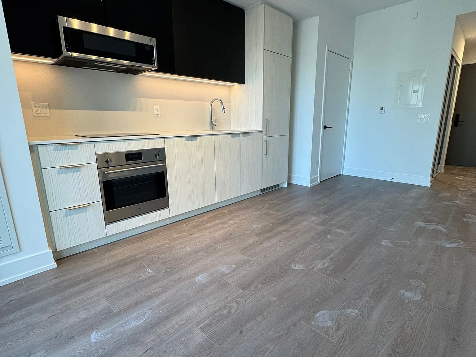Studio, $1,750 — Photo 4