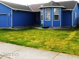 341 SW Roodzant St, Oak Harbor, WA 98277