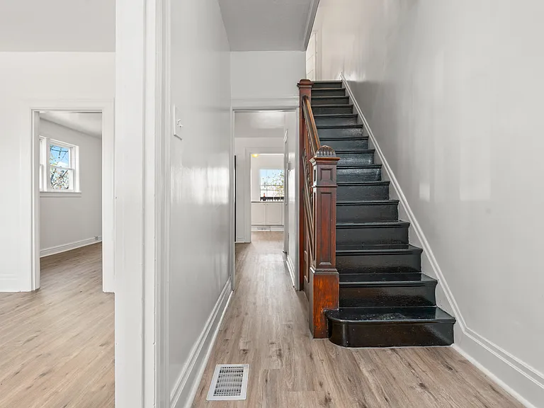 1043 Mount Oliver St — Photo 5