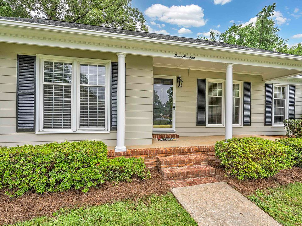1st image of 300 Seven Oaks Ln