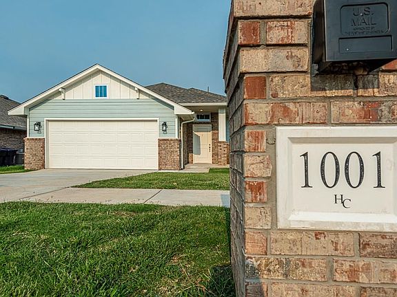 3rd image of 1001 Hickory Creek Dr
