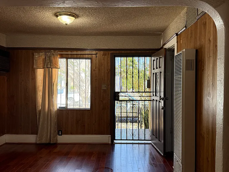 114 S Fresno St — Photo 31