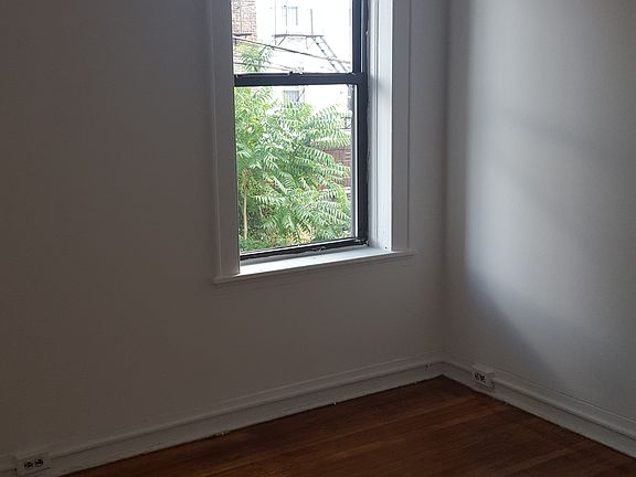 4th image of 2539 Steinway St