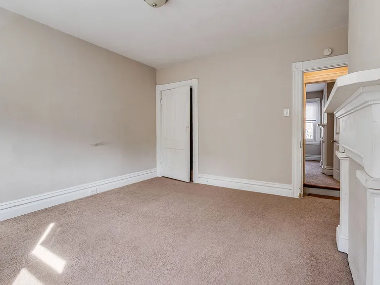 12 E Sycamore St — Photo 22