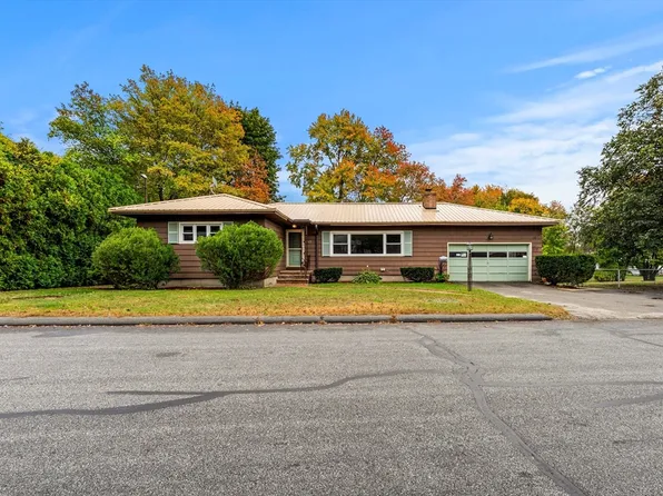 383 Hovey St, Lowell, MA 01852