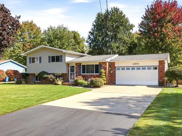 4304 Meadowbrook Dr, Freeland, MI 48623