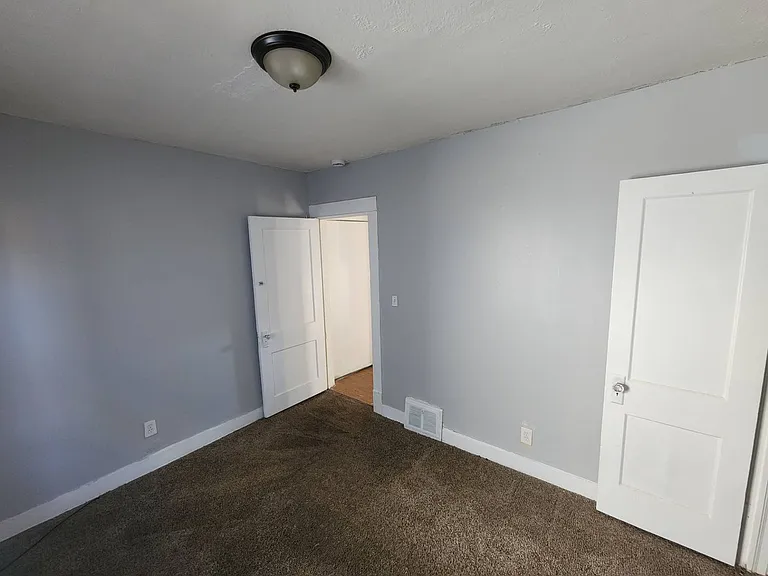 11702 Honeydale Ave — Photo 13