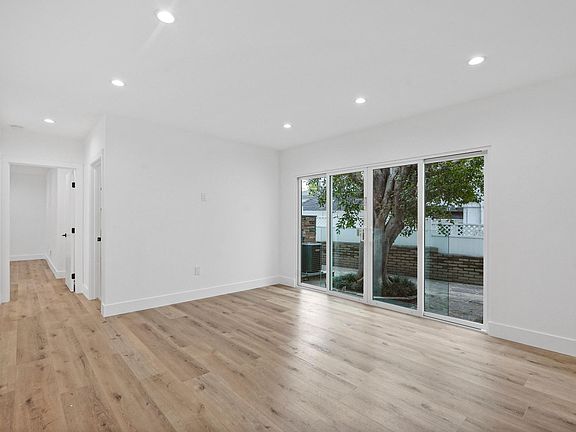 5th image of 1948 N Alexandria Ave #2