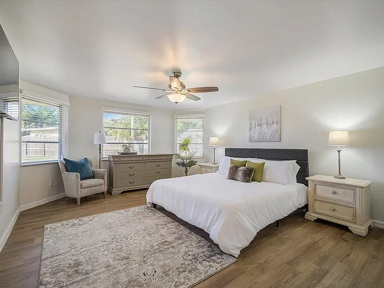 6228 Fordham Pl — Photo 16