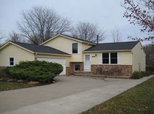 8795 Crow Dr, Macedonia, OH 44056