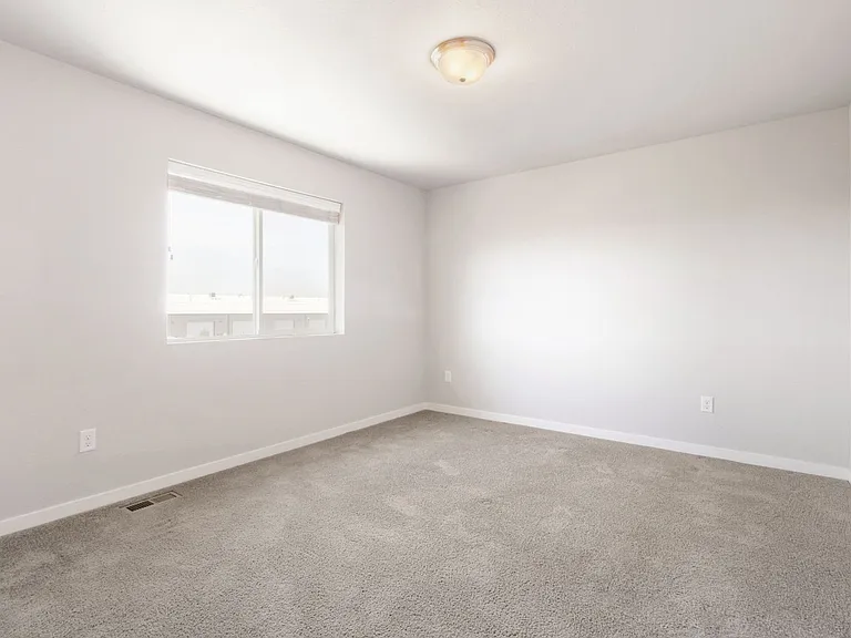 2139 Saison St — Photo 16