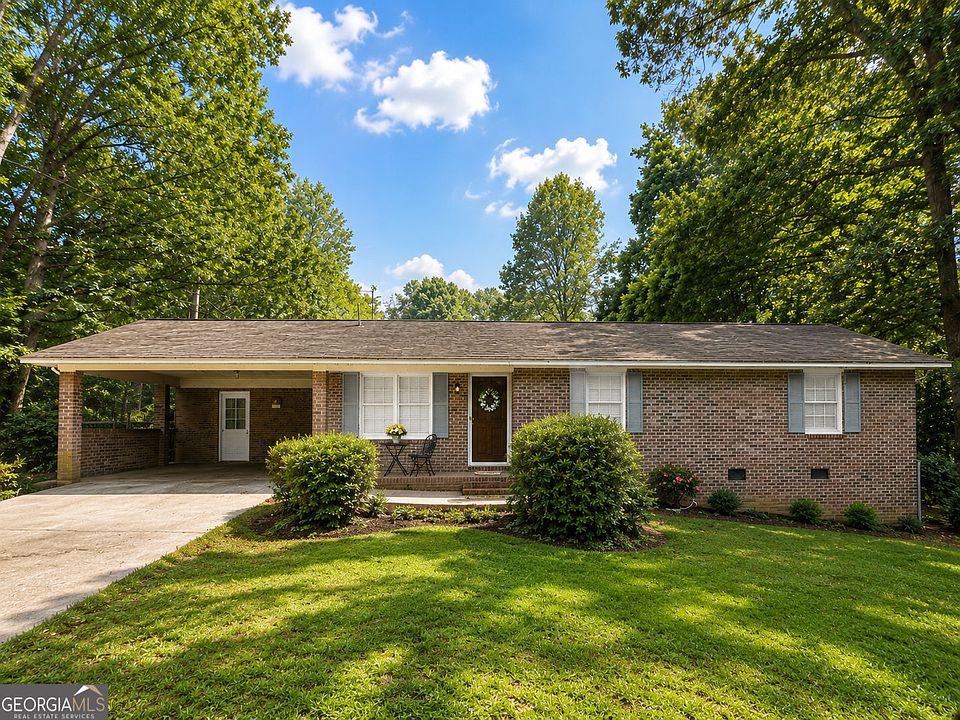 1st image of 40 Flint Hill Dr