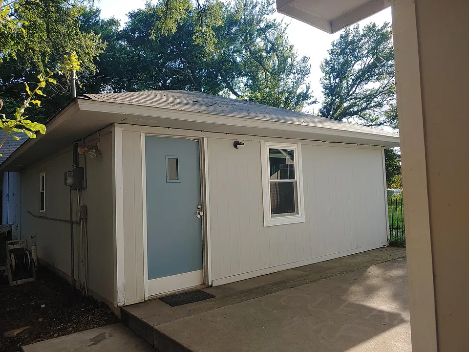 6206 Kelly Dr #1