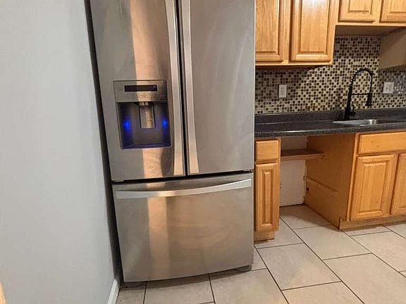 4th image of 24 E Abbottsford Ave Floor 1