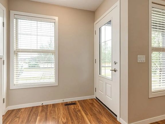 4th image of 1704 Heartland Ave #101