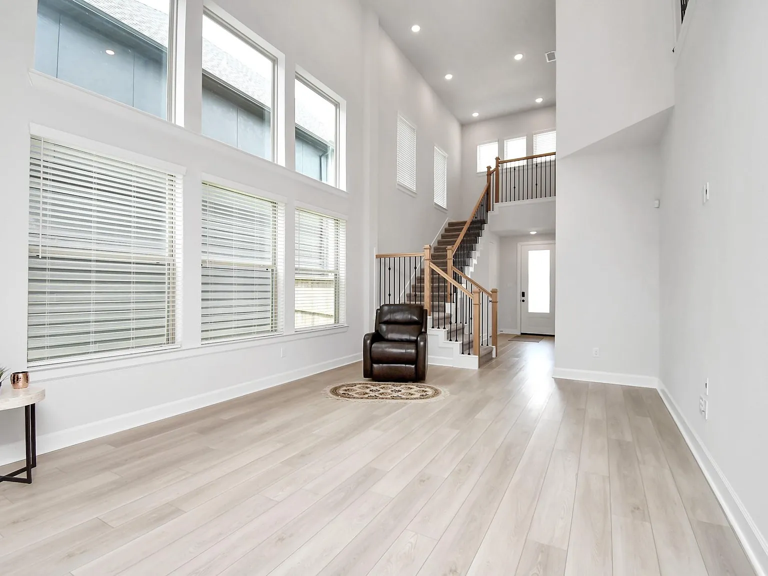 4 bed, 2.5 bath, 2534 sqft, $2,850 — Photo 3