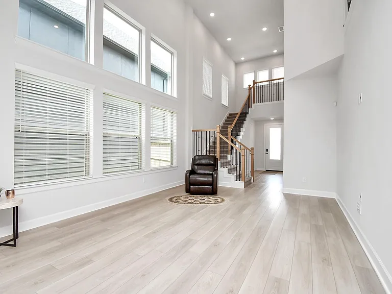 1538 Park Path Dr — Photo 3
