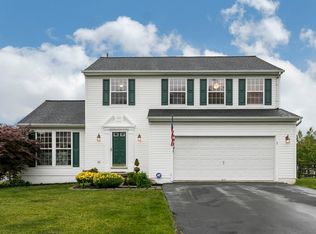 2 Deep Pond Dr, Spring City, PA 19475