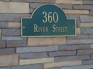 360 River St #2F, Woonsocket, RI 02895