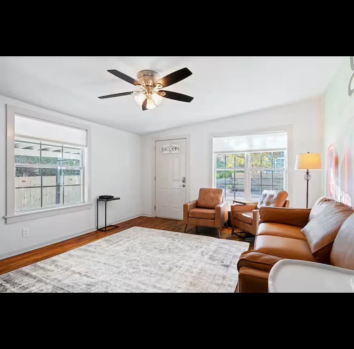 3 bed, 1300 sqft, $2,650 — Photo 1