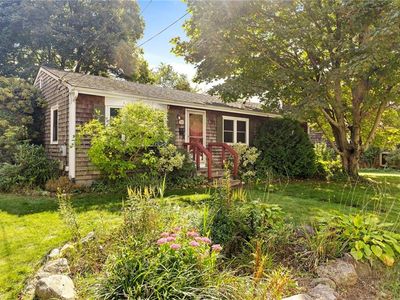 33 Sprague Ave, East Providence, RI, 02915
