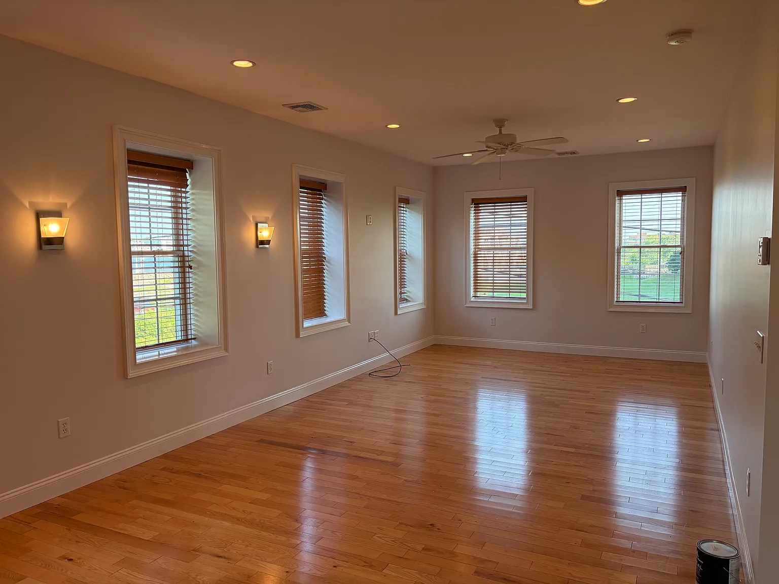 2 bed, 1200 sqft, $1,900 — Photo 3
