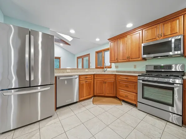 117 Amherst Rd, Braintree, MA 02184