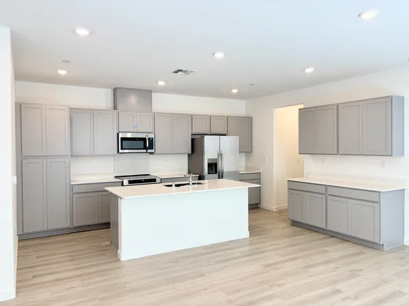 2324 Kaufman Ln, Woodland, CA 95776