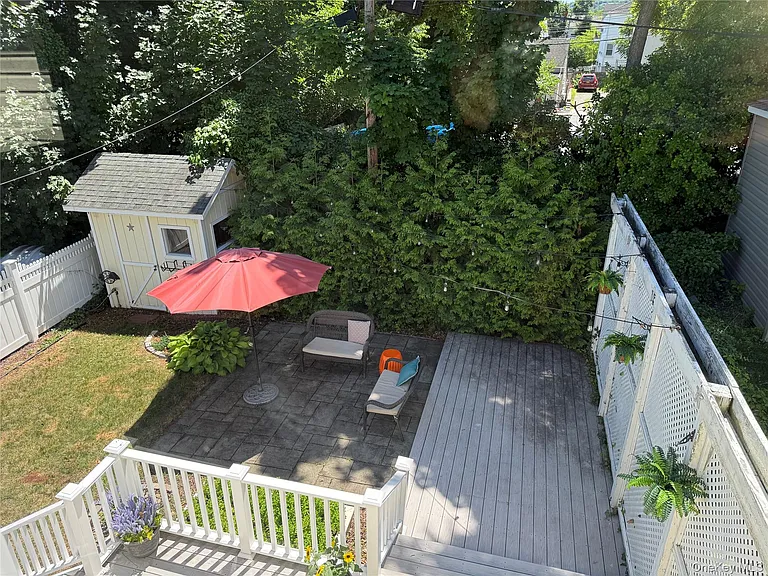 27 Lydecker St — Photo 29
