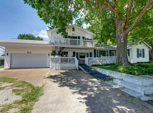 912 Parkview Dr, Hollister, MO 65672