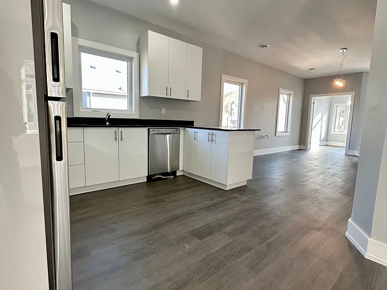 58 Griffith St #UPPER — Photo 9