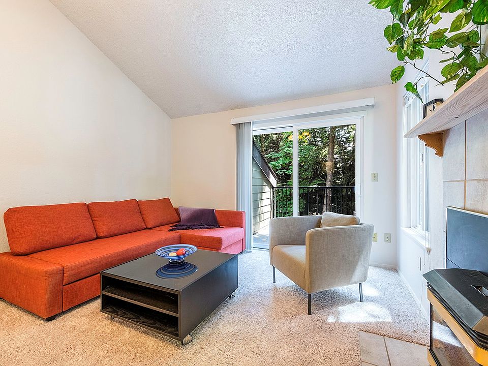 1st image of 14421 NE 30th Pl APT D