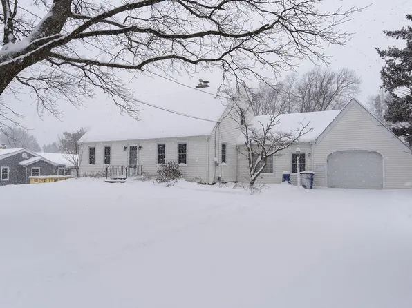 5116 Exeter Rd, Erie, PA 16509
