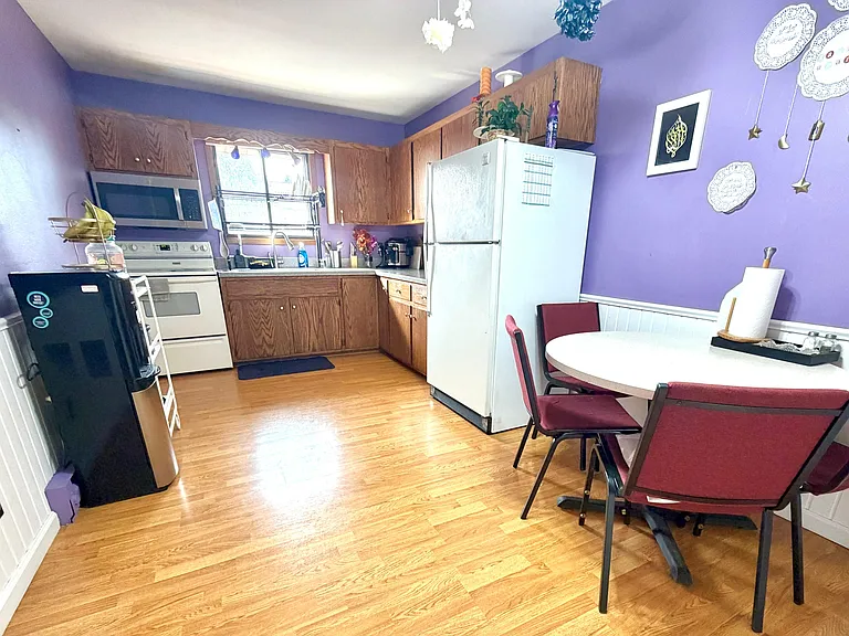 1108 Schoenhaar Dr #1 — Photo 7