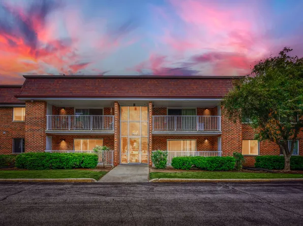 1102 Westover Ln Unit 1A, Schaumburg, IL 60193