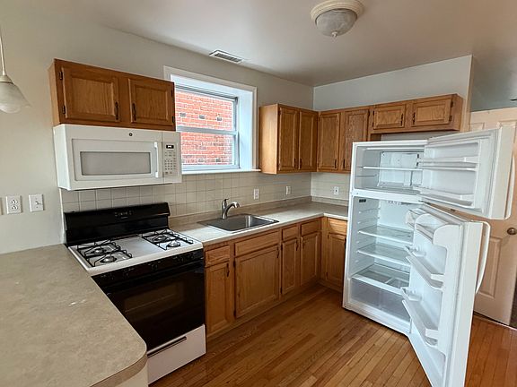 4th image of 1527 S 12th St #3