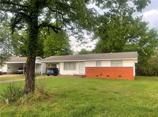 506 Oak St, Clarksville, AR 72830