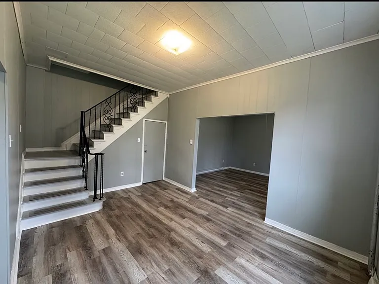 615-617 Fellows Ave — Photo 3