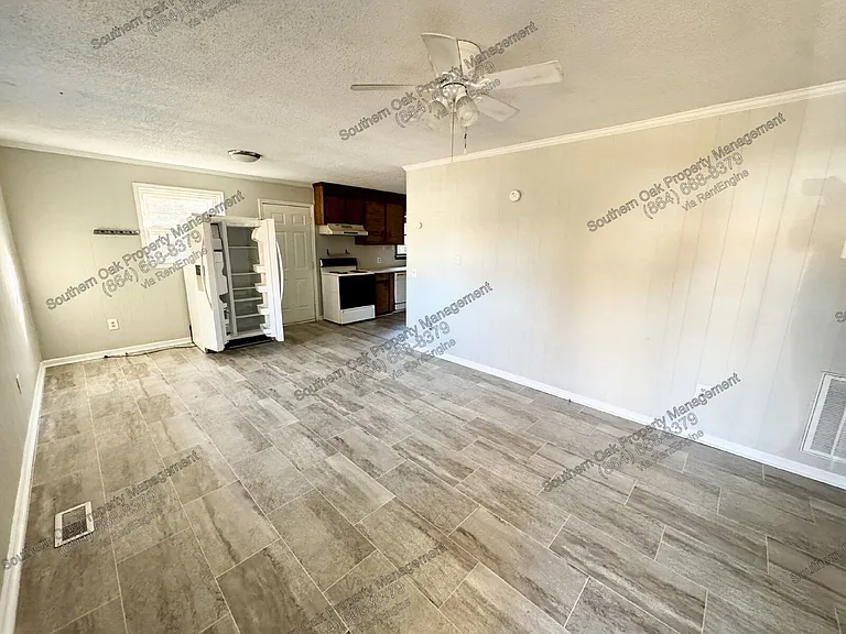 200 Holliday Ln #A — Photo 1