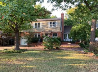 1109 Hemstead Pl, Nichols Hills, OK 73116