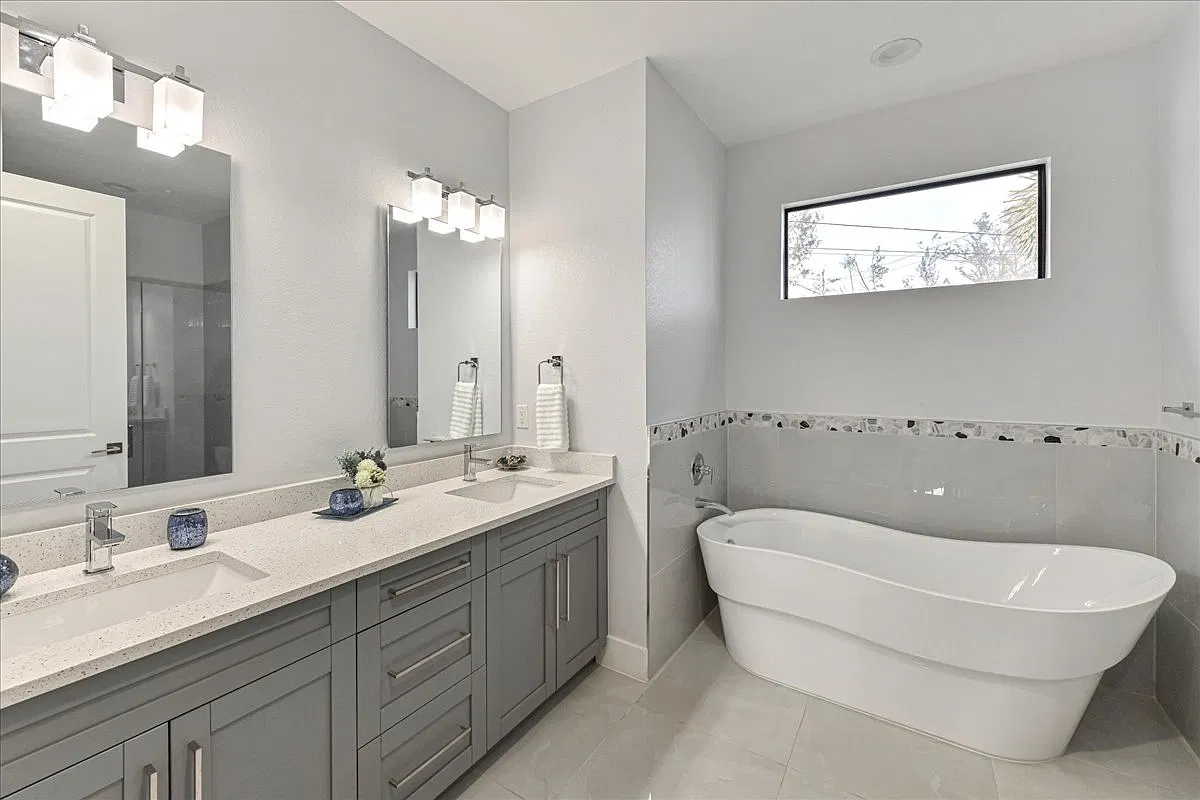 4 bed, 1917 sqft, $3,750 — Photo 3