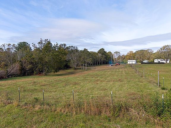 2nd image of 212 Hammond Rd