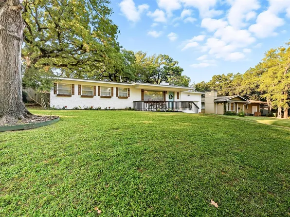 1310 W Cedar St, Arlington, TX 76012