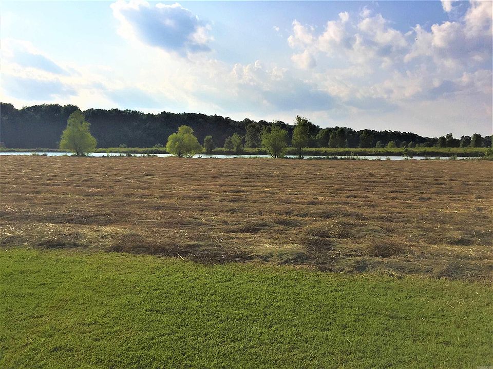 1st image of 332 Mound View Dr