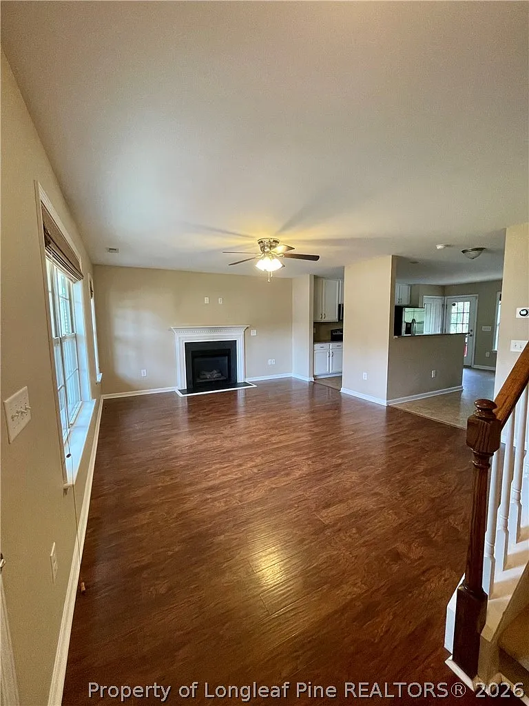 3 bed, 2.5 bath, 1713 sqft, $1,800 — Photo 4