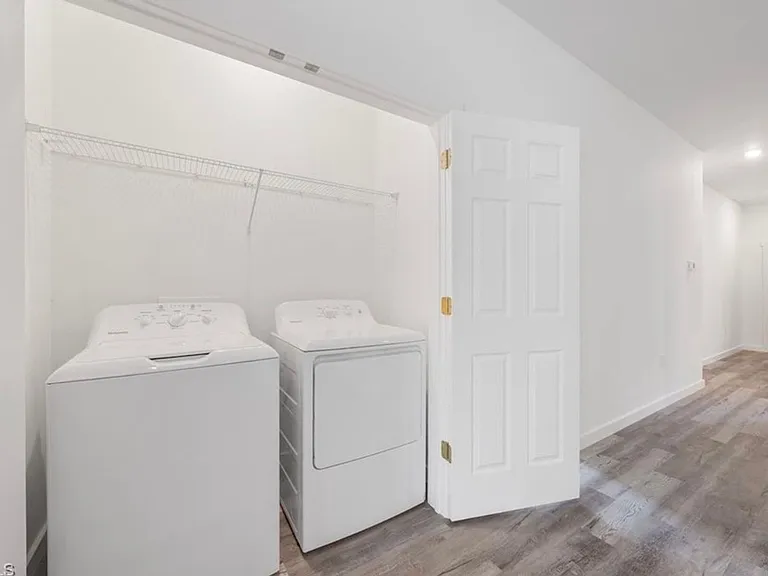 1025 Meadow Rd — Photo 12
