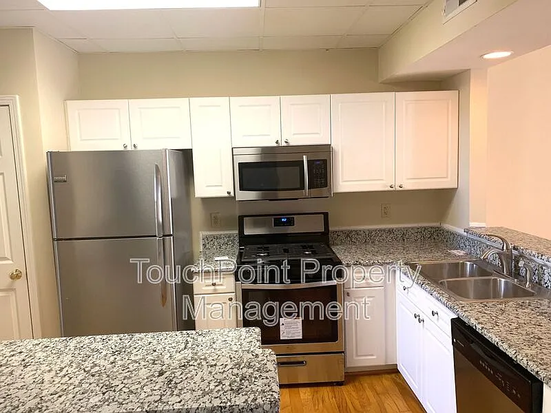 2 bed, 2.0 bath, 1201 sqft, $1,795 — Photo 3