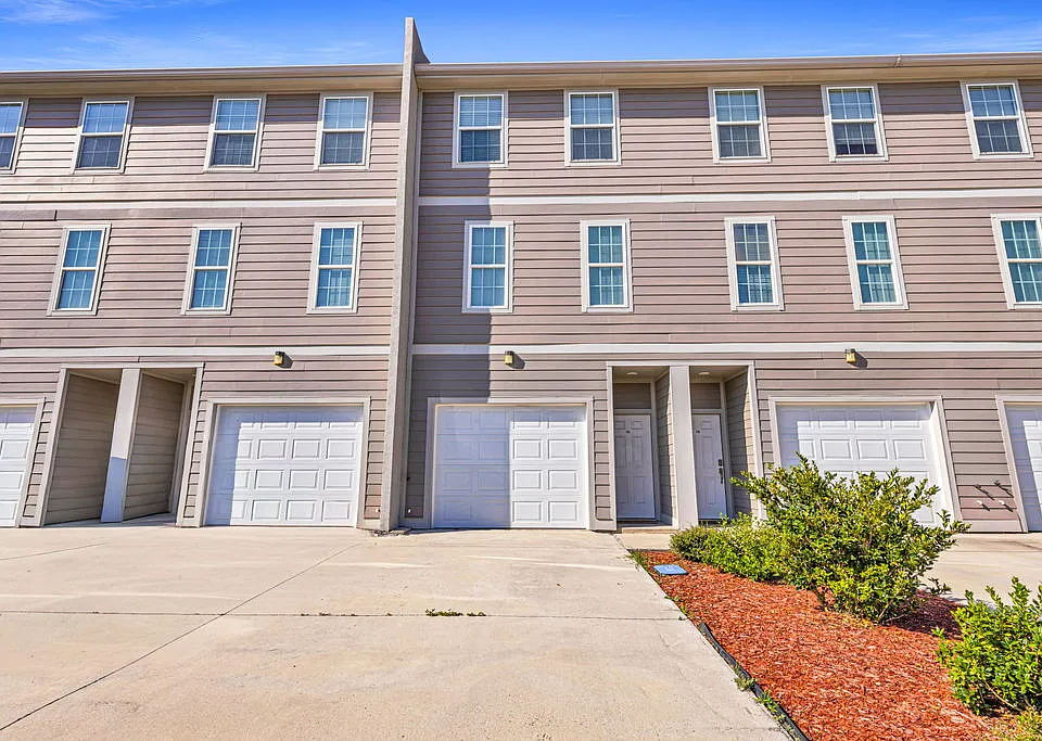 109 E Orchard Loop